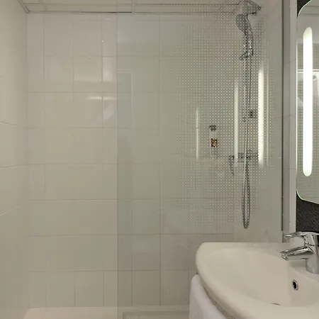 Ibis Vaugirard Porte De Versailles Hotel 3*