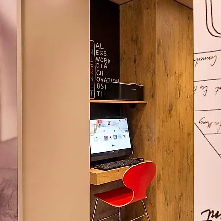 Ibis Vaugirard Porte De Versailles Paris