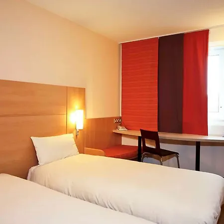 מלון Ibis Vaugirard Porte De Versailles 3*