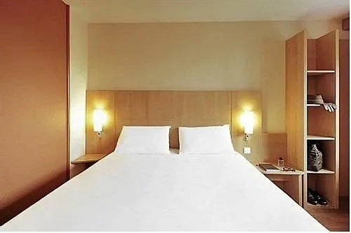 מלון Ibis Vaugirard Porte De Versailles 3*