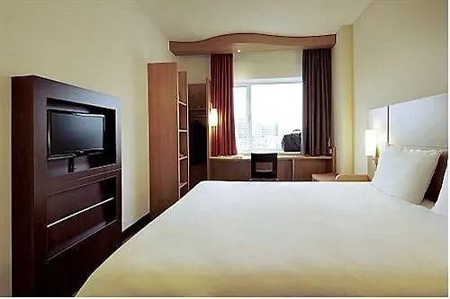Отель Ibis Vaugirard Porte De Versailles 3*