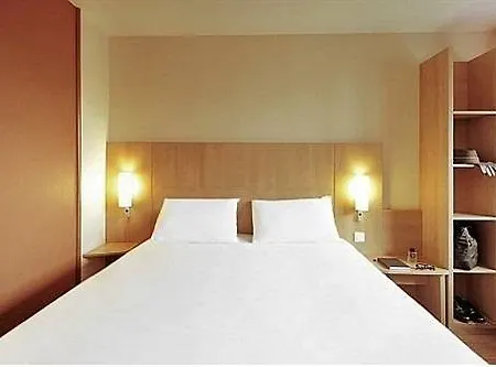 Hotel Ibis Vaugirard Porte De Versailles 3*