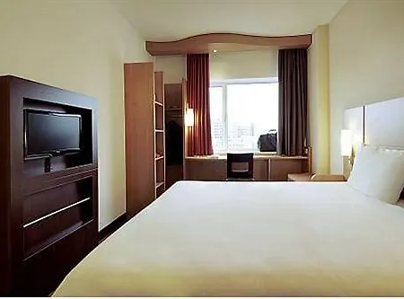 Hotell Ibis Vaugirard Porte De Versailles 3*