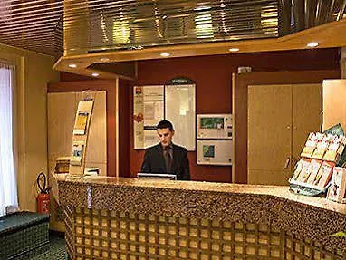 إيبيس فوجيرارد بورت دو فرساي فندق