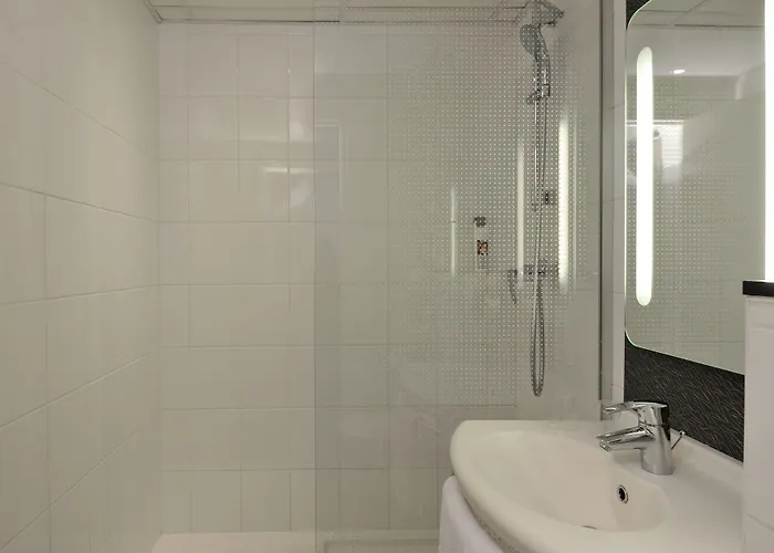 Ibis Vaugirard Porte De Versailles Hotel 3*