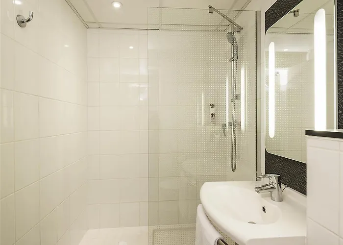 Ibis Vaugirard Porte De Versailles Hotel